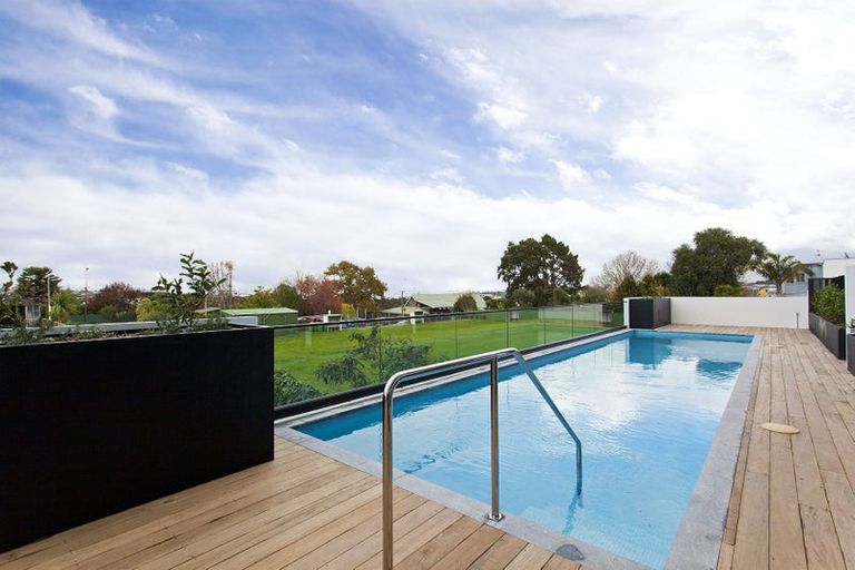 Photo of property in Frank Sargeson Apts, 303/74 Anzac Street, Takapuna, Auckland, 0622