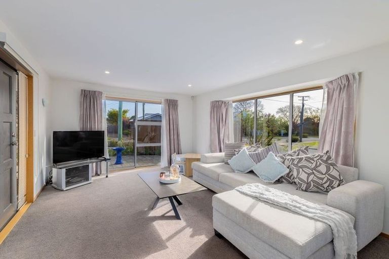 Photo of property in 76 Palatine Terrace, Saint Martins, Christchurch, 8022