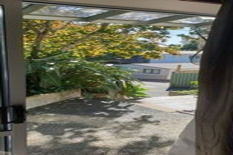 Photo of property in 28 Compton Street, Hillcrest, Auckland, 0627