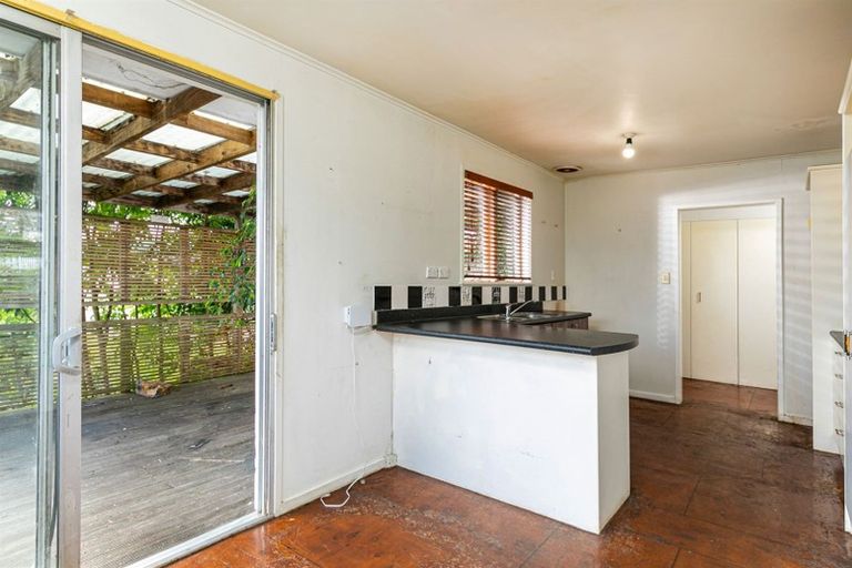 Photo of property in 14 Roick Parade, Glen Eden, Auckland, 0602