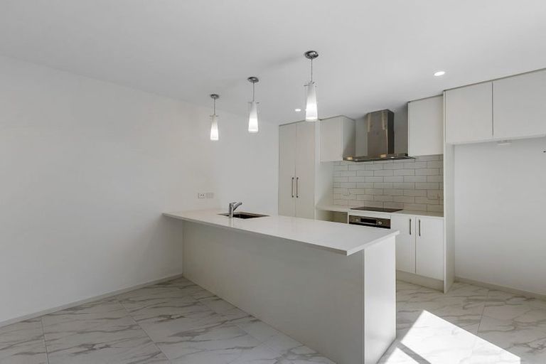 Photo of property in 47b Lynwood Road, New Lynn, Auckland, 0600