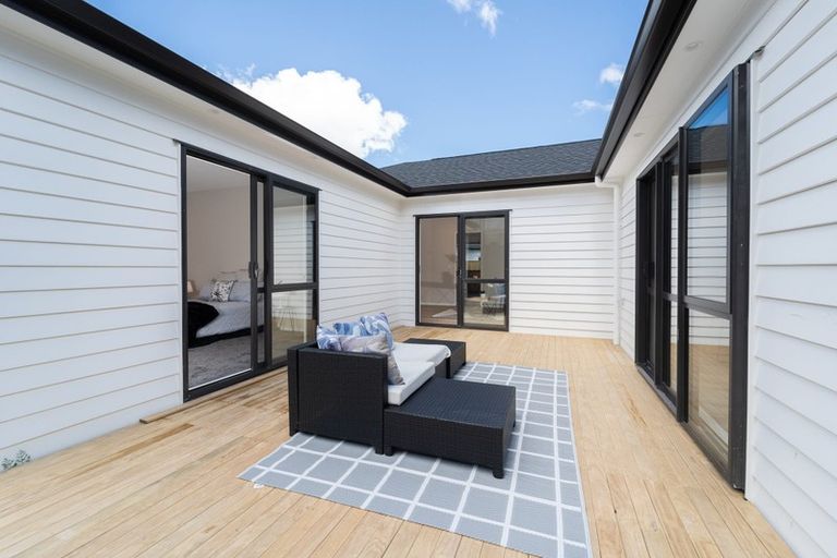 Photo of property in 4 Maraeariki Avenue, Orewa, 0931