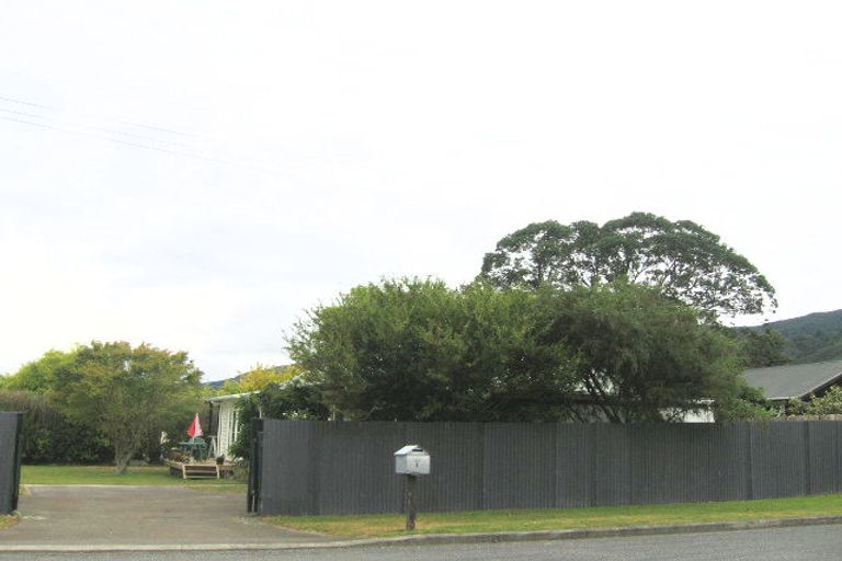 Photo of property in 1 Maclaren Street, Maymorn, Upper Hutt, 5018