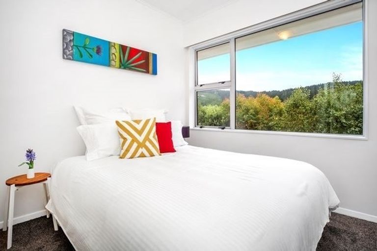 Photo of property in 3 Larsen Crescent, Tawa, Wellington, 5028