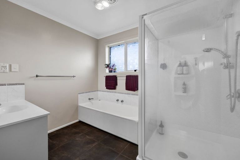 Photo of property in 18 Oberon Street, Stratford, 4332