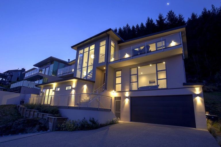 Photo of property in 23 Olivers Place, Queenstown, 9300