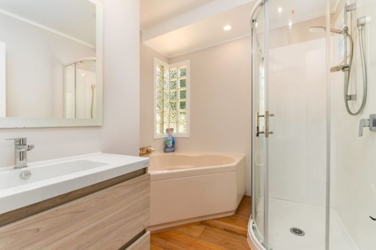 Photo of property in 8 Hartley Terrace, Massey, Auckland, 0614