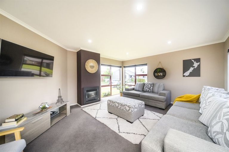 Photo of property in 40 Geneva Terrace, Kelvin Grove, Palmerston North, 4414