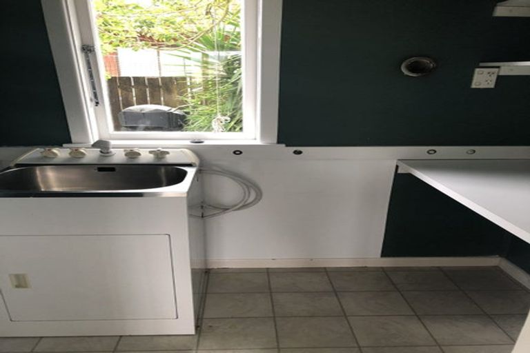 Photo of property in 82 Rosier Road, Glen Eden, Auckland, 0602