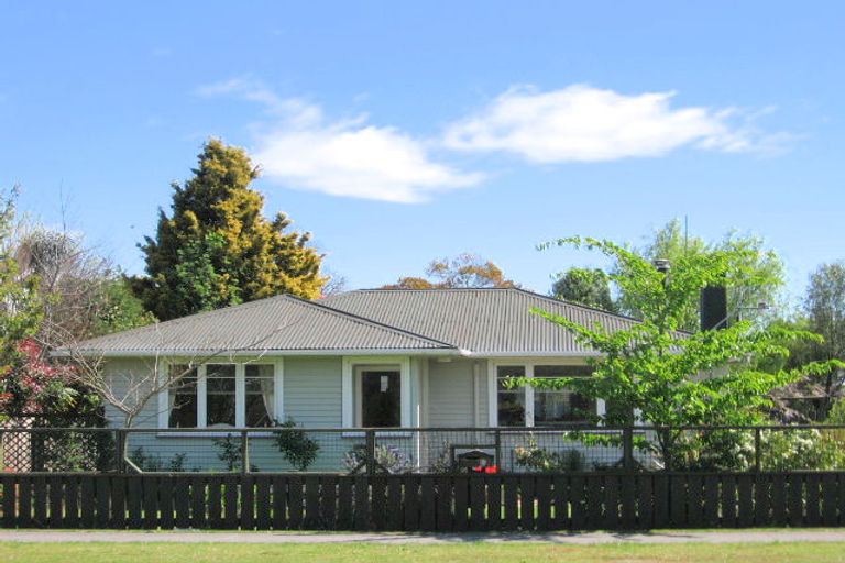 Photo of property in 12 Rotokawa Street, Taupo, 3330