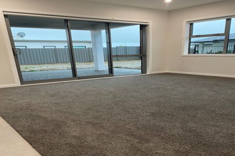 Photo of property in 1 Rangataiki Place, Awatoto, Napier, 4110