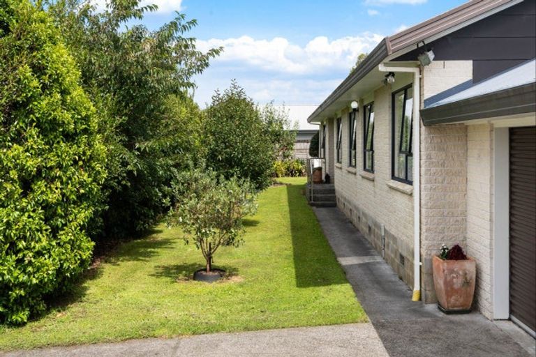 Photo of property in 2 Tavarnya Way, Patumahoe, Pukekohe, 2679