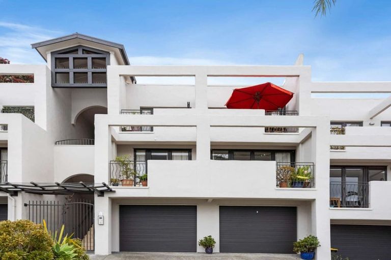 Photo of property in 8/8 Monte Cassino Place, Birkdale, Auckland, 0626