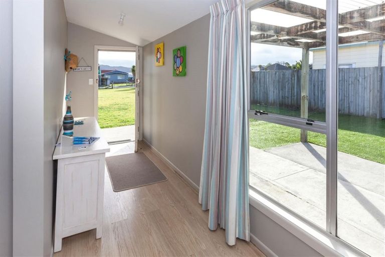 Photo of property in 3 Kenneth Avenue, Whitianga, 3510