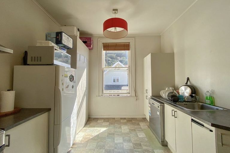 Photo of property in 84 Tinakori Road, Thorndon, Wellington, 6011