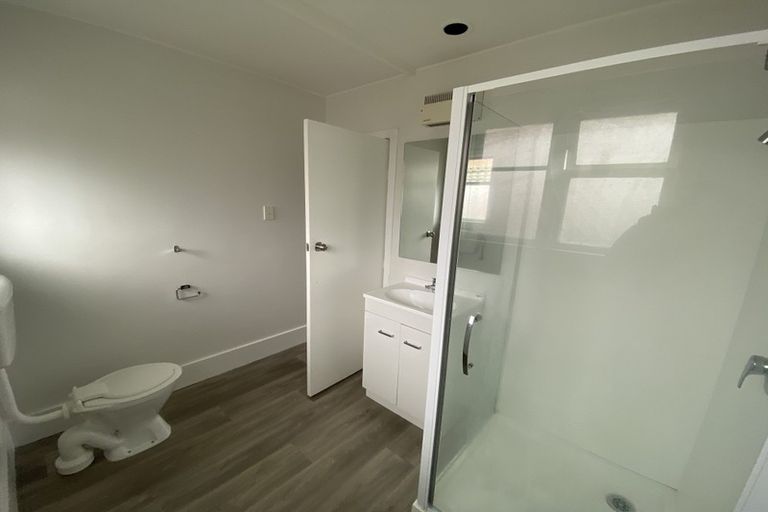 Photo of property in 21 Griffiths Avenue, Linwood, Christchurch, 8062