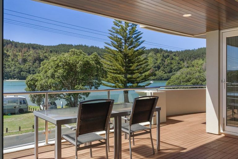 Photo of property in 301 Beach Road, Whangamata, 3620