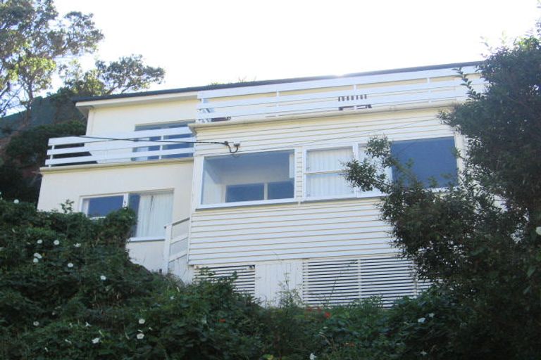 Photo of property in 24 Governor Road, Northland, Wellington, 6012