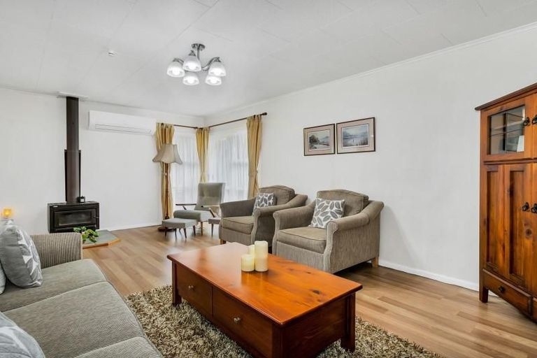Photo of property in 51 Christmas Road, Manurewa, Auckland, 2102