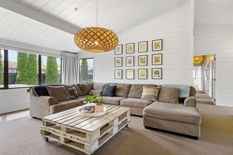 Photo of property in 2 Kathleen Street, Parkvale, Hastings, 4122