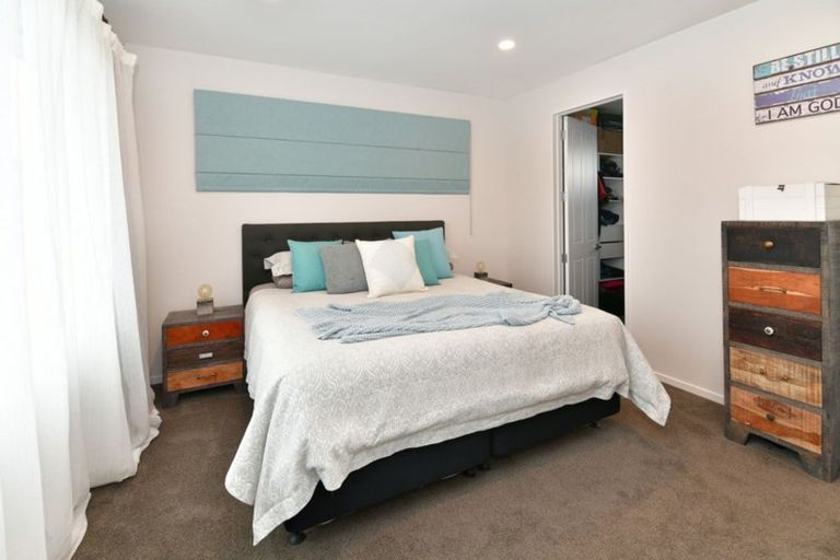 Photo of property in 18 Flavell Drive, Orewa, 0931