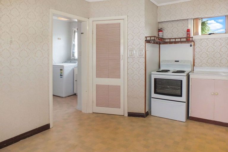 Photo of property in 18 Hulke Street, Foxton, 4814