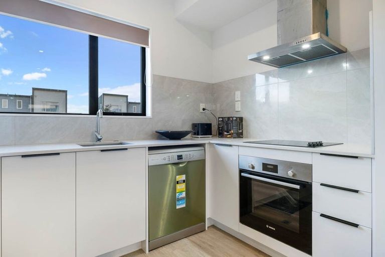 Photo of property in 6b Poruru Close, Papakura, 2110