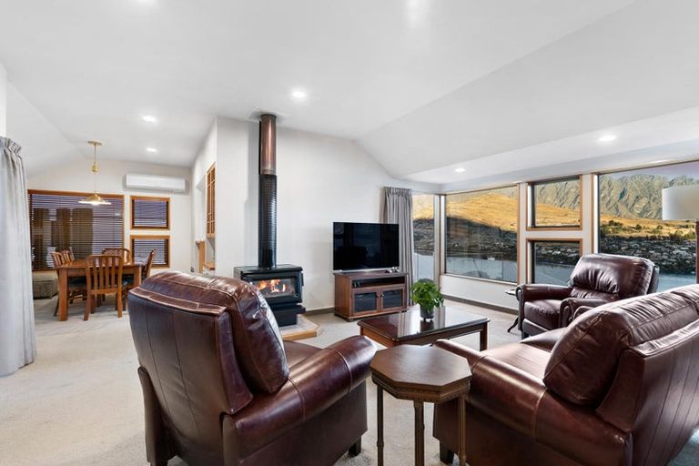 Photo of property in 4 Peregrine Place, Queenstown, 9300