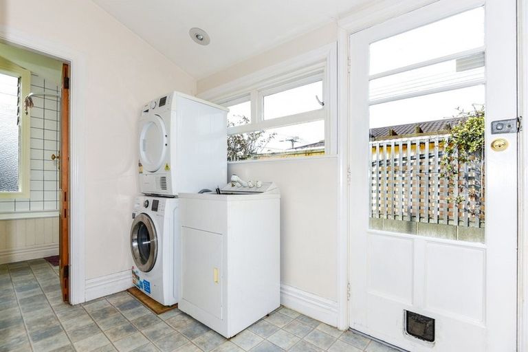 Photo of property in 96 Somerfield Street, Somerfield, Christchurch, 8024