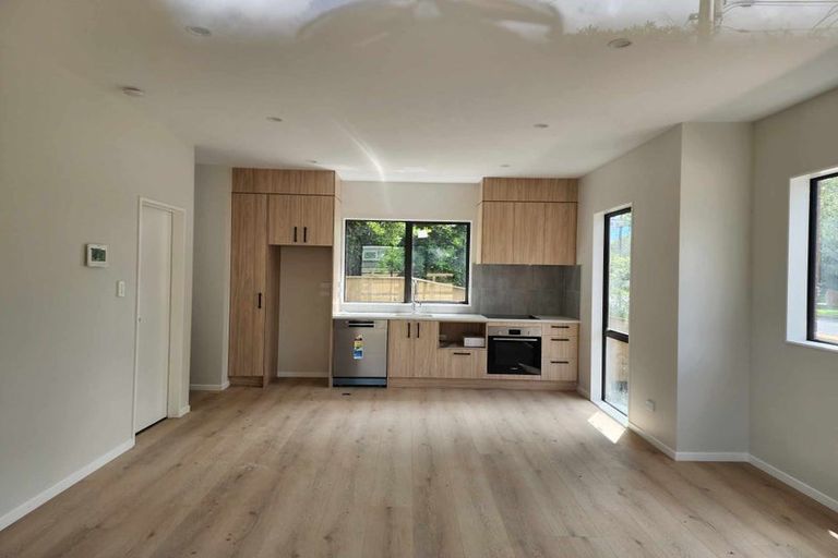 Photo of property in 1/32 Yeovil Road, Te Atatu Peninsula, Auckland, 0610