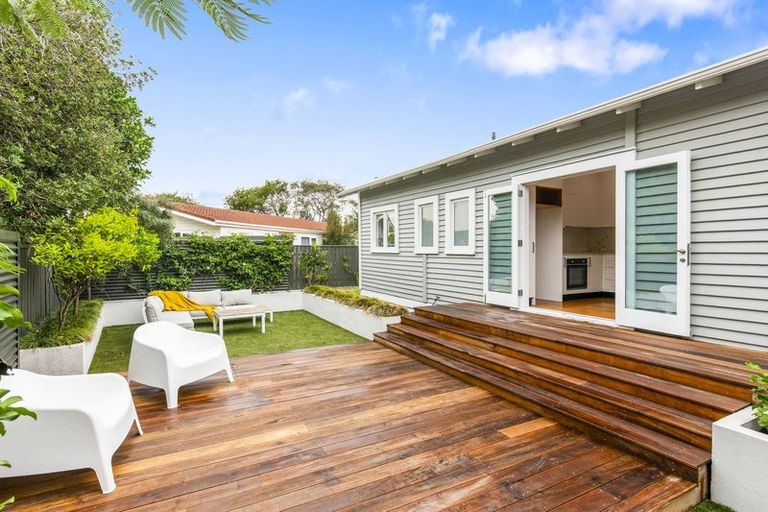 Photo of property in 50 Hollis Road, Paraparaumu Beach, Paraparaumu, 5032