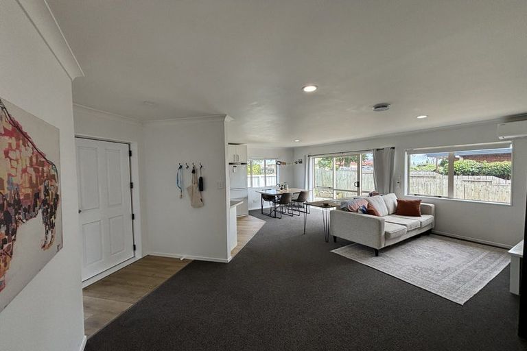 Photo of property in 8a Oakwood Place, Pukekohe, 2120