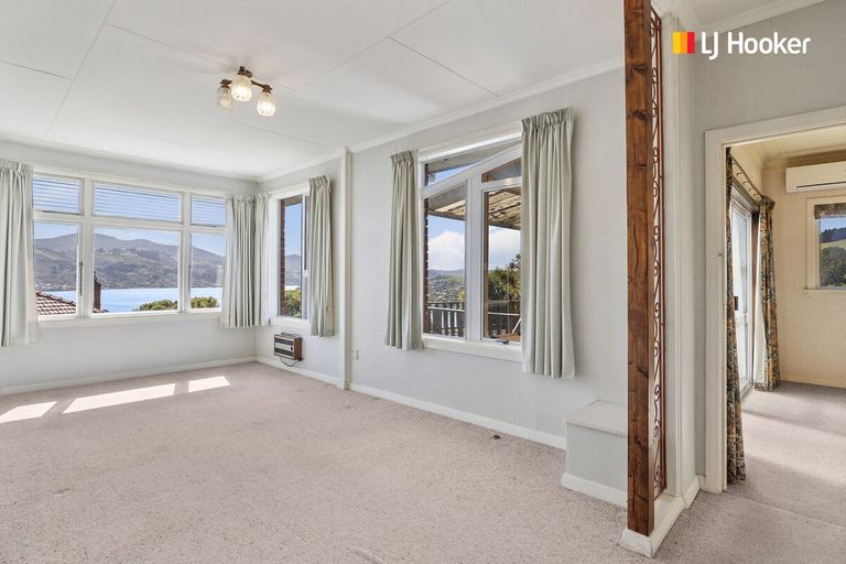 Photo of property in 1 Featherston Street, Macandrew Bay, Dunedin, 9014