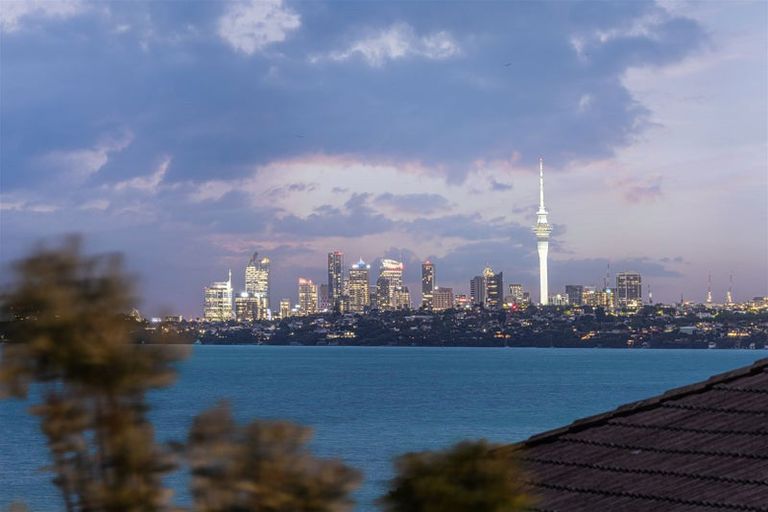 Photo of property in 16 Matau Rise, Te Atatu Peninsula, Auckland, 0610