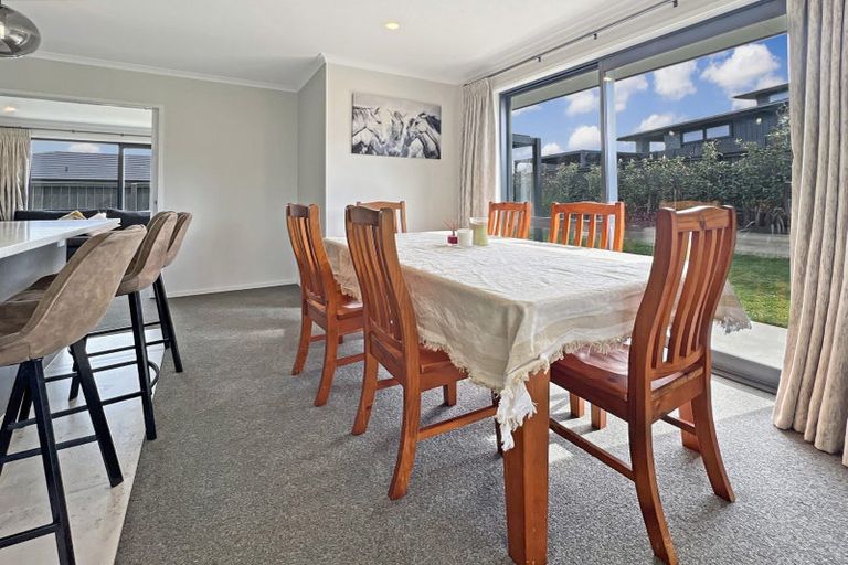 Photo of property in 3 Omahuru Road, Glenbrook, 2681