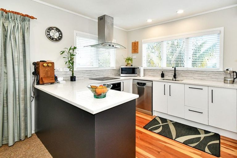 Photo of property in 21 Clark Road, Pahurehure, Papakura, 2113