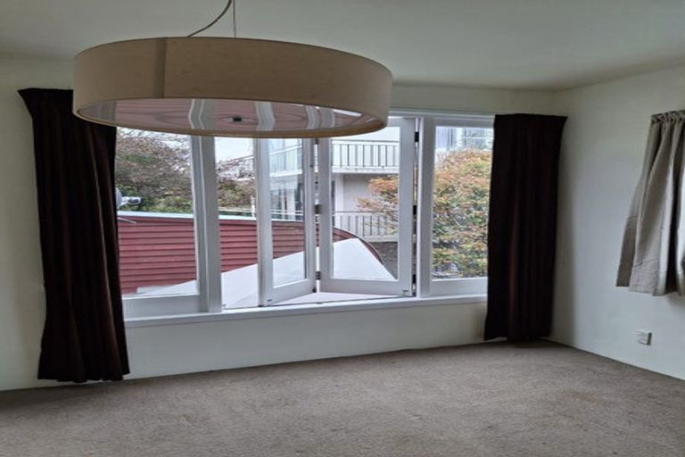 Photo of property in 8 Brougham Street, Mount Victoria, Wellington, 6011