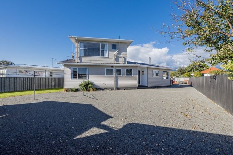 Photo of property in 9 Featherston Street, Levin, 5510