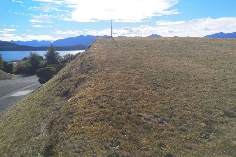 Photo of property in 19 Muriwai Drive, Manapouri, 9679