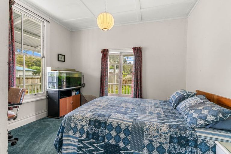 Photo of property in 10 Franklin Road, Paparoa, 0571