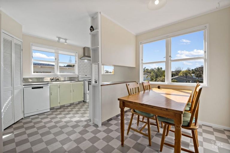Photo of property in 31 Bodi Place, Te Atatu South, Auckland, 0610