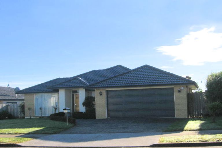 Photo of property in 53 Newbliss Crescent, East Tamaki Heights, Auckland, 2016