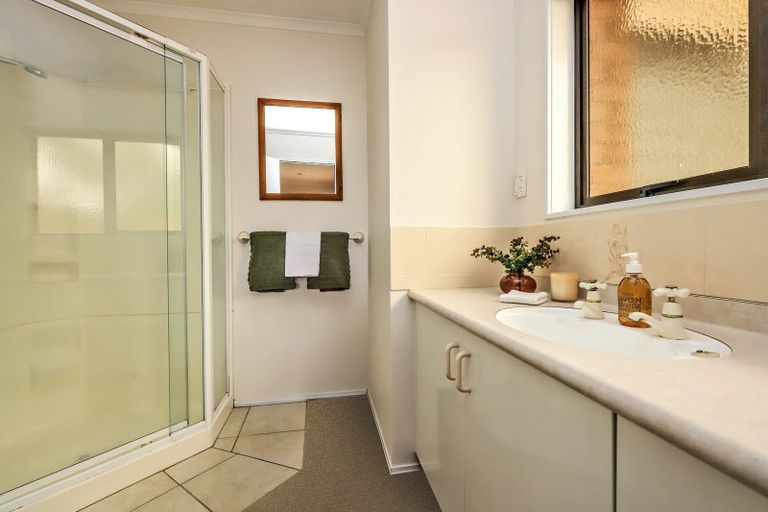 Photo of property in 13 Knightsbridge Place, Taradale, Napier, 4112