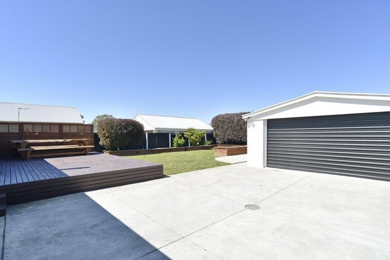 Photo of property in 9 Heathglen Avenue, Parklands, Christchurch, 8083