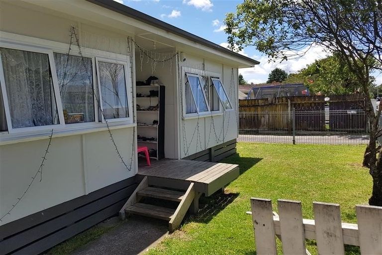 Photo of property in 31 Hall Avenue, Mangere, Auckland, 2022