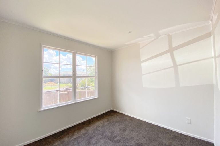 Photo of property in 13 Burlington Place, Manurewa, Auckland, 2102