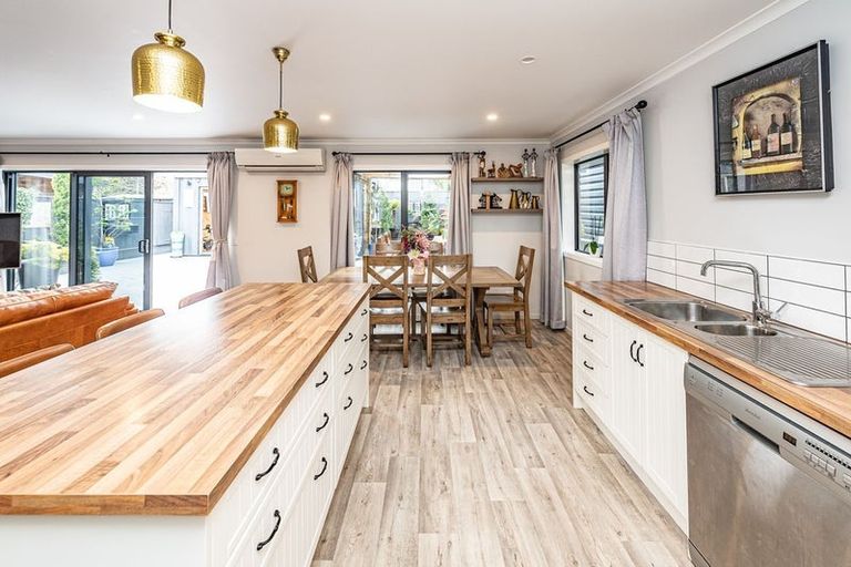 Photo of property in 18 Wanganui Road, Marton, 4710
