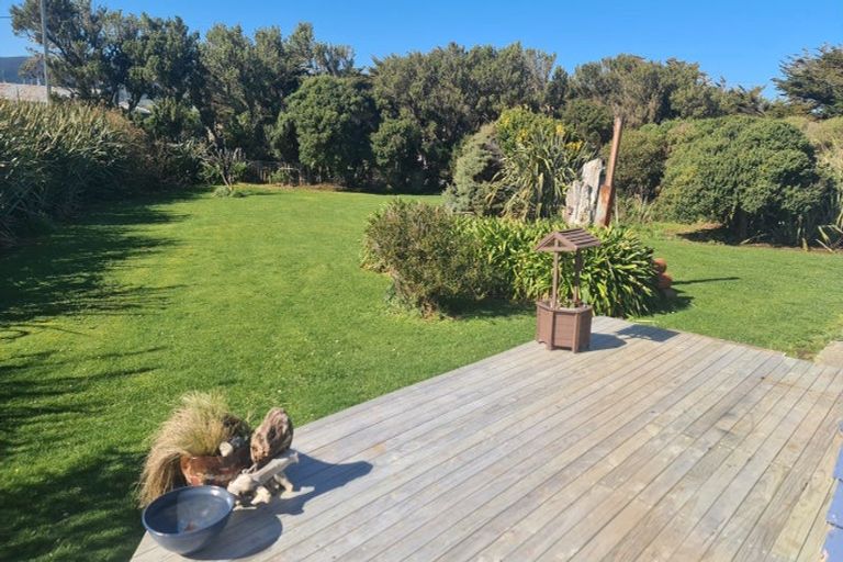 Photo of property in 15 Surrey Street, Orepuki, Riverton, 9881