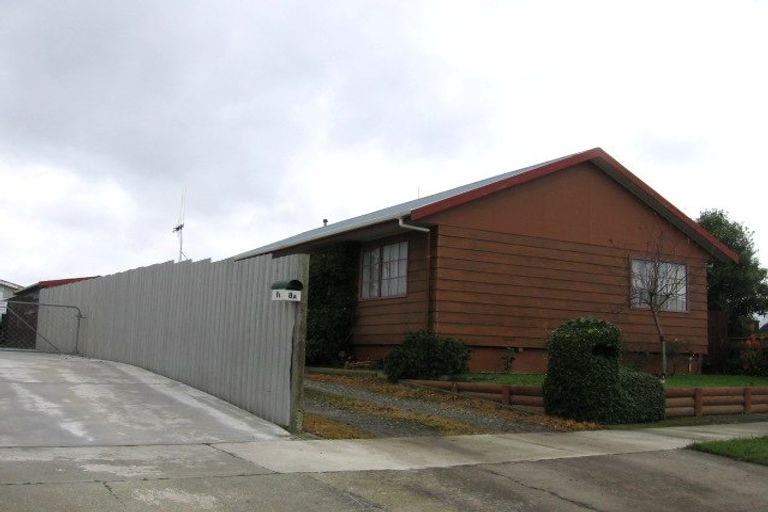 Photo of property in 8a Suzanne Grove, Kelvin Grove, Palmerston North, 4414