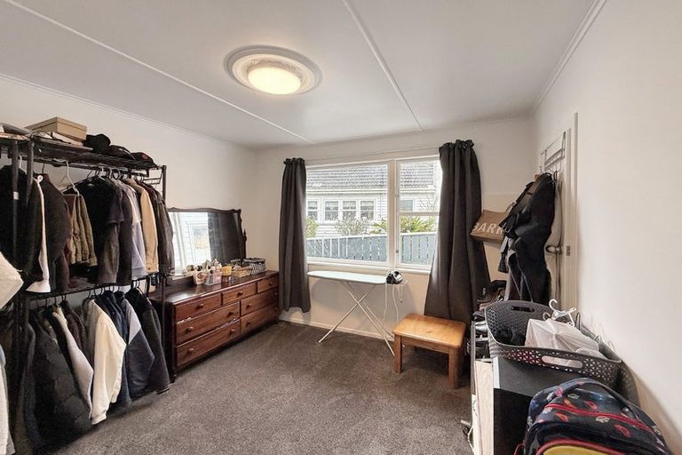Photo of property in 202 Wellington Road, Wainuiomata, Lower Hutt, 5014